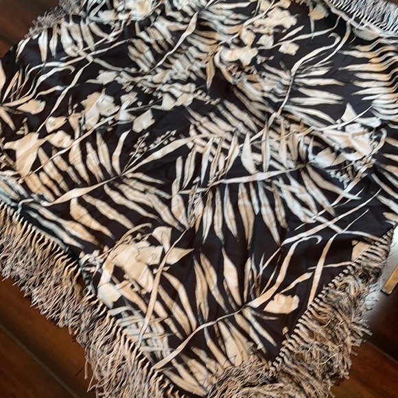 This is a gorgeous ESCADA Silk scarf - Picture 4 of 9